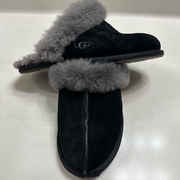 UGG Scuffette II Suede Slipper/clog/mule. Women’s Size 5 Black/Grey. - Picture 1 of 6